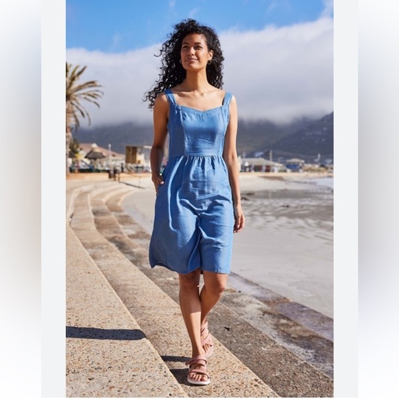 Mountain Warehouse 100% Tincel chambray knee length dress SZ 6 blue lightweight - Picture 1 of 13